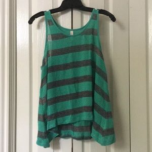 Grey and teal tank